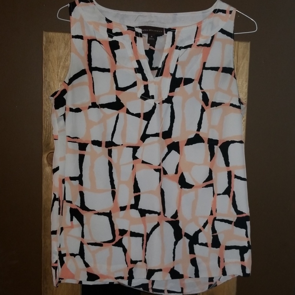 Sleeveless top great for spring!!